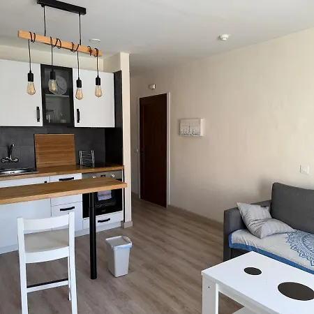Centrally Located M, Bright And Sunny With Terrace And Pool Views Playa de las Americas (Tenerife)